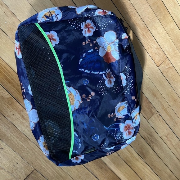 BeeGreen navy blue floral patterned packing cube travel set - Picture 6 of 9